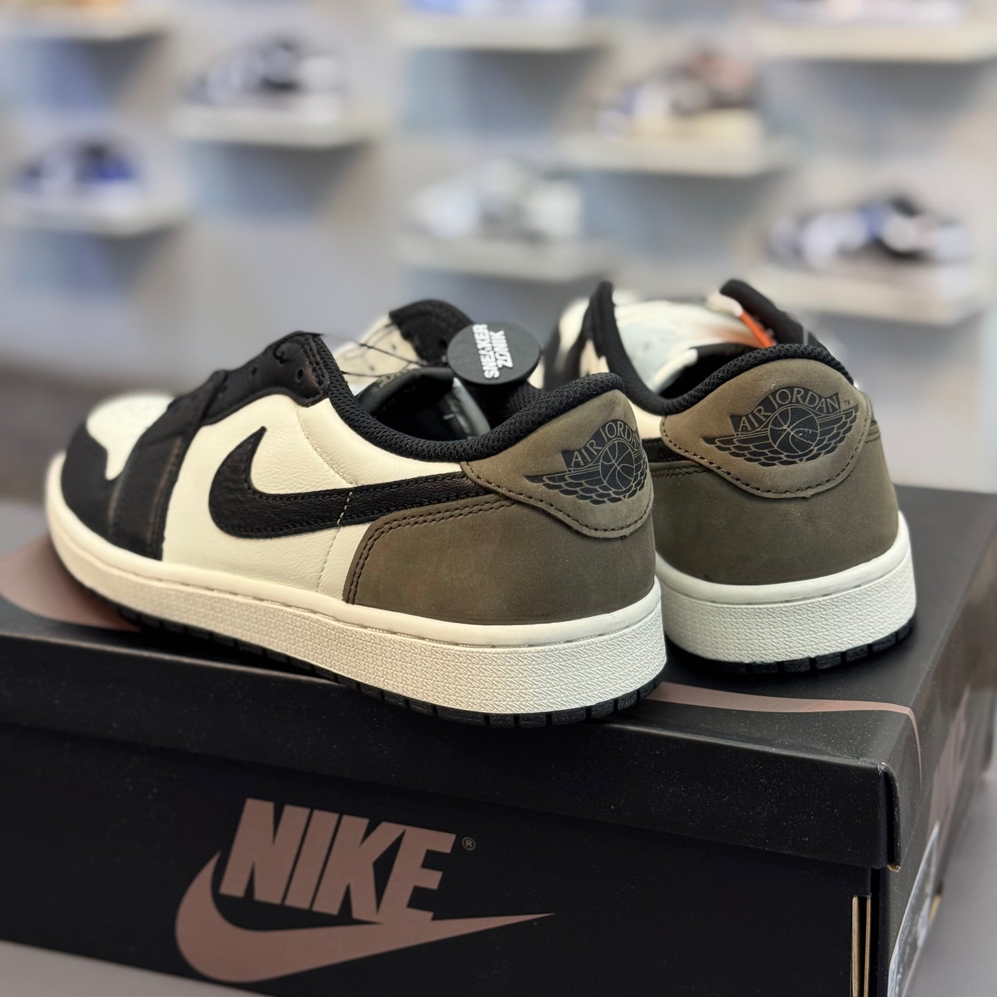 Jordan 1 Low OG Mocha