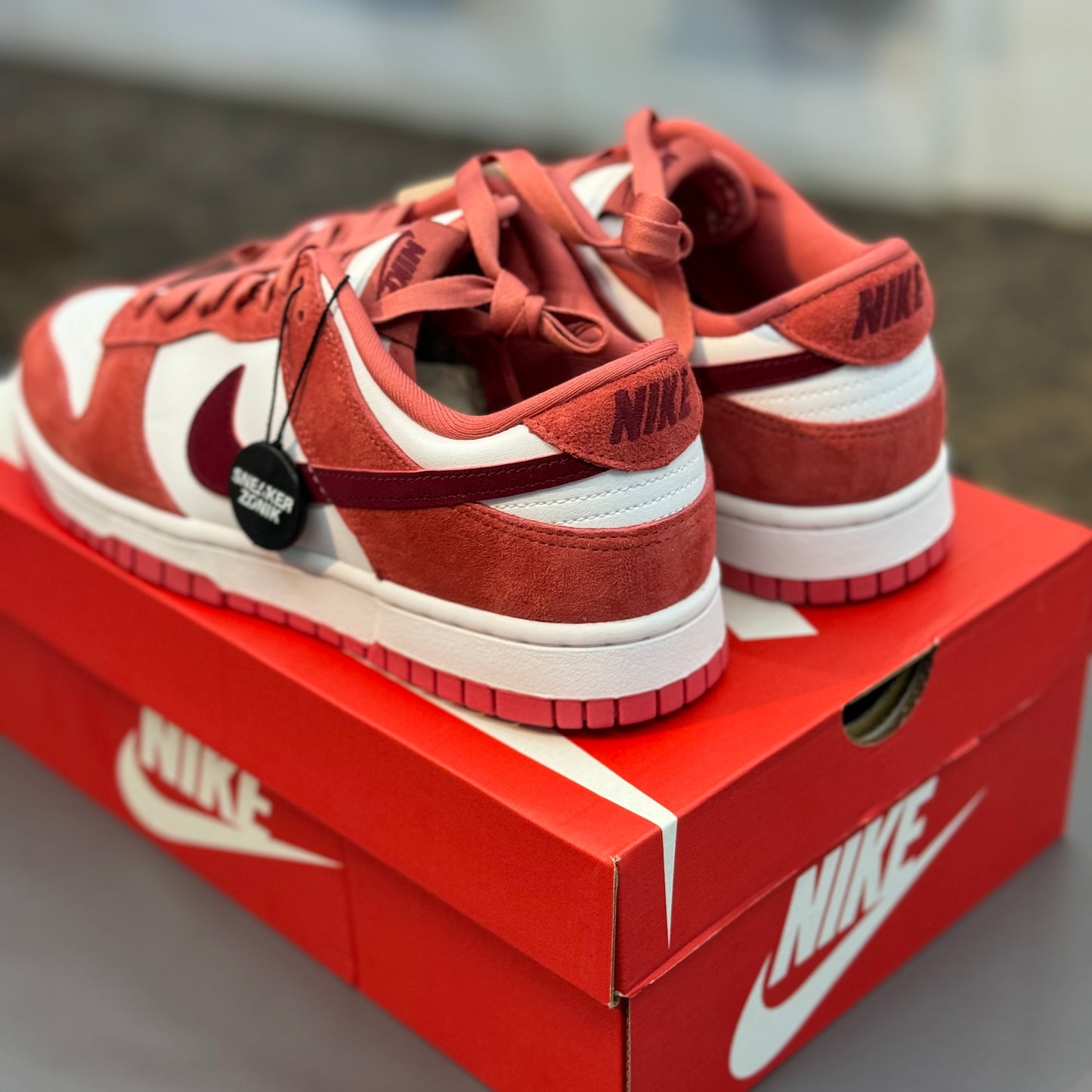 Nike Dunk Low Valentine Day 2024