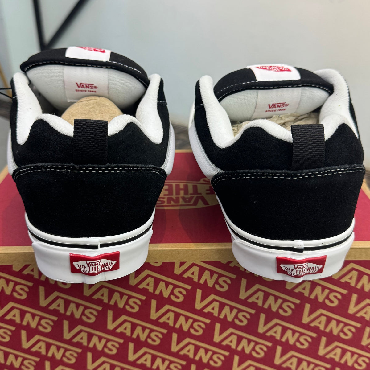 (Mid sole yellowish Defects) Vans KNU skool Black
