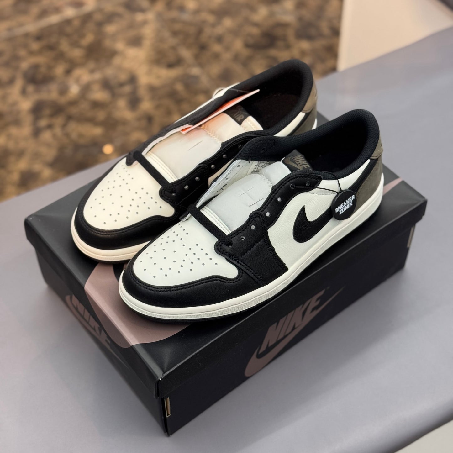 Jordan 1 Low OG Mocha