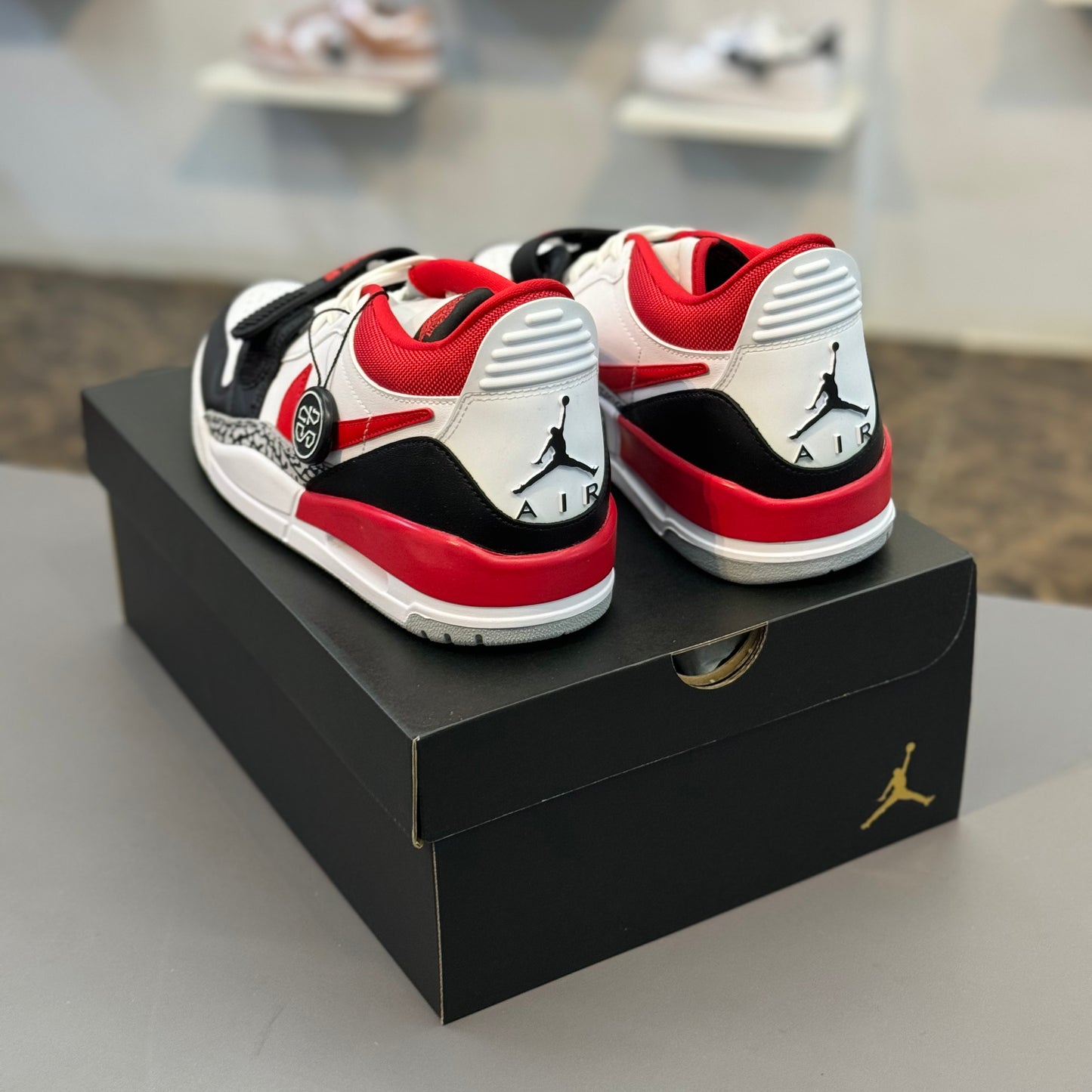 Jordan Legacy 312 Chicago red