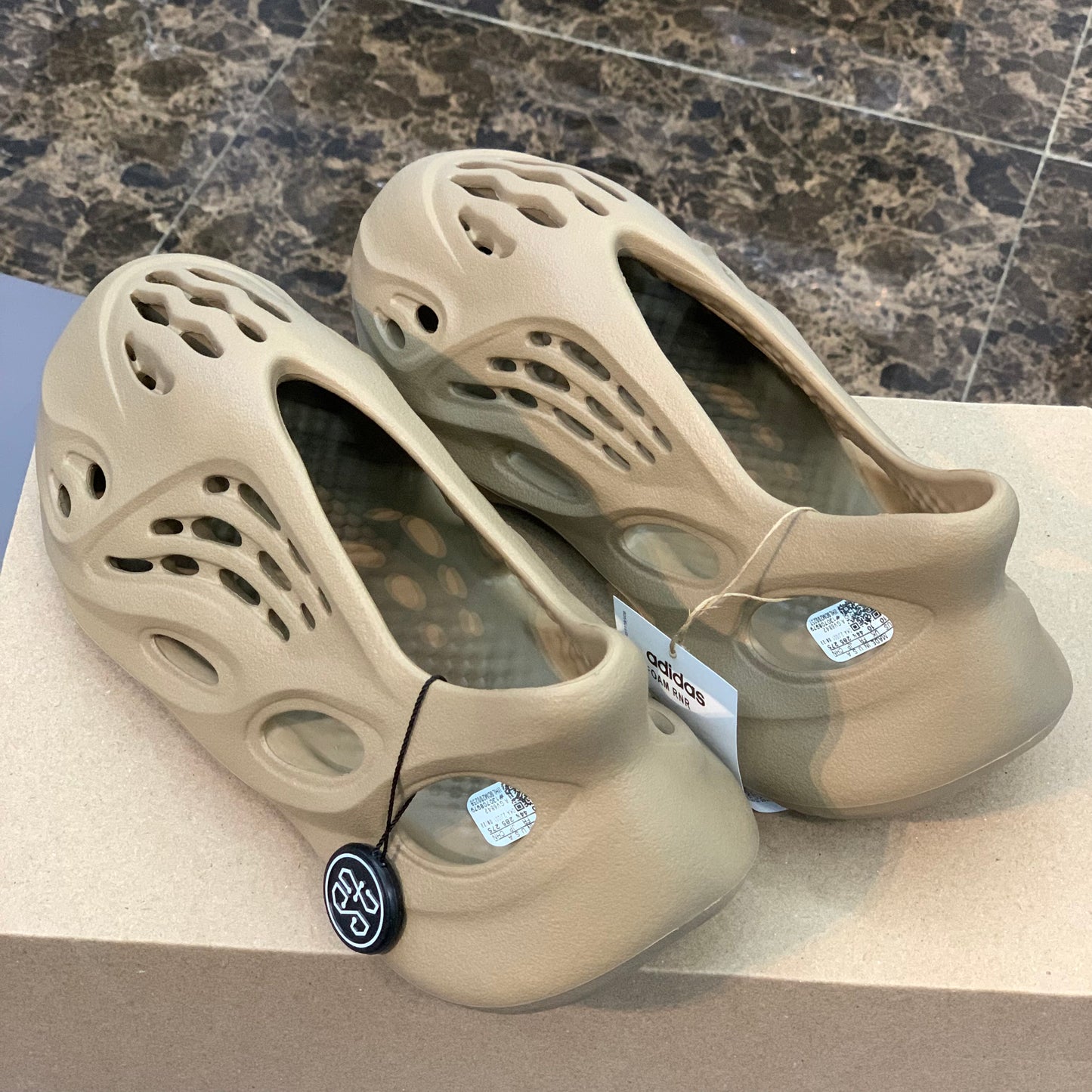 Yeezy Foam RNNR Clay Taupe