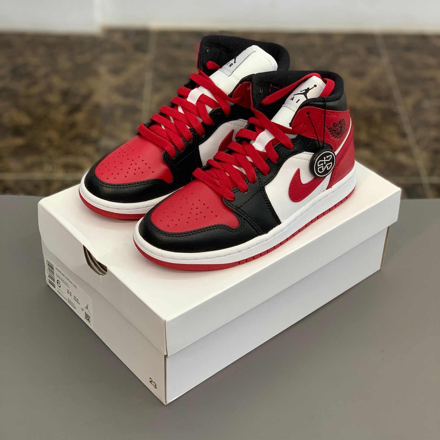 Jordan 1 Mid Alternate Bred Toe (Women)