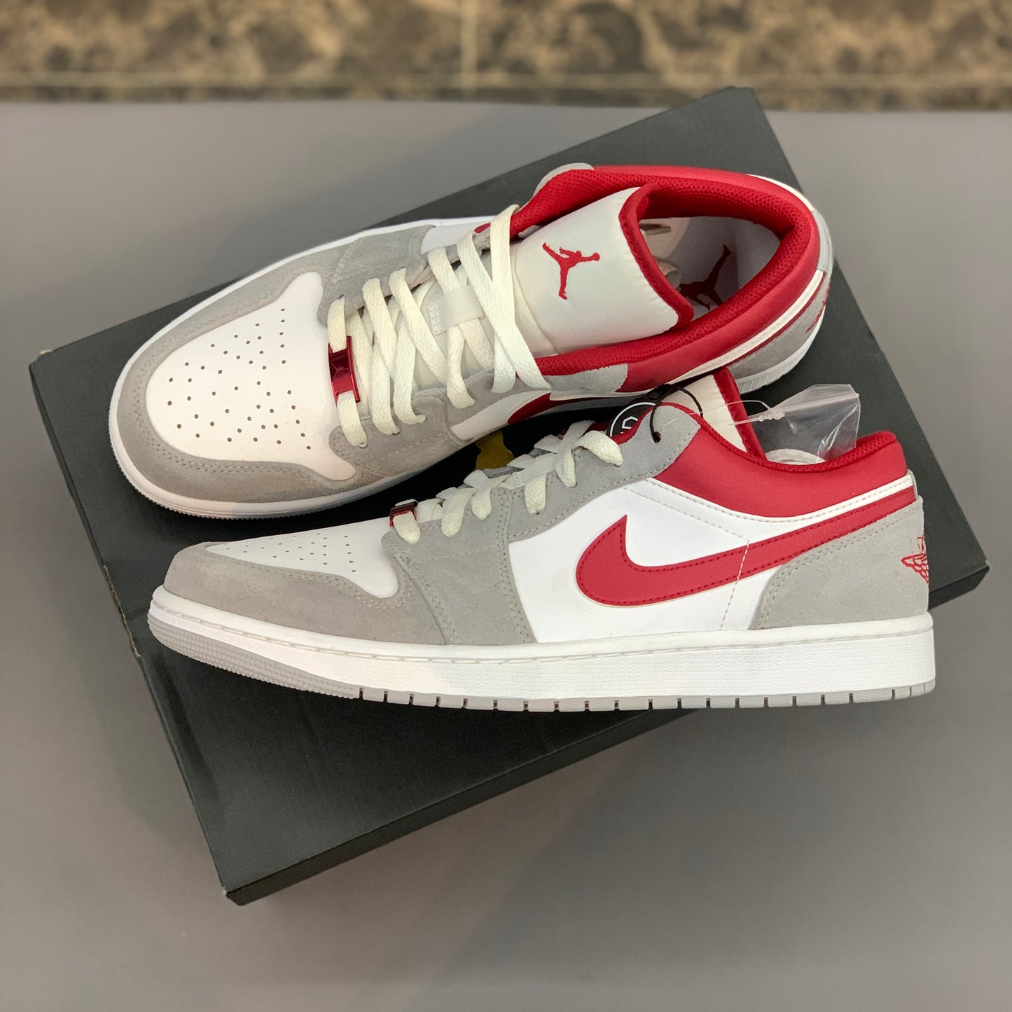 Used* Jordan 1 Low SE Light Smoke Grey Gym Red