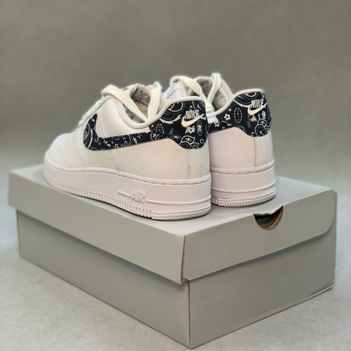 Nike Air Force 1 Essential White Black Paisley - sneakerzonik