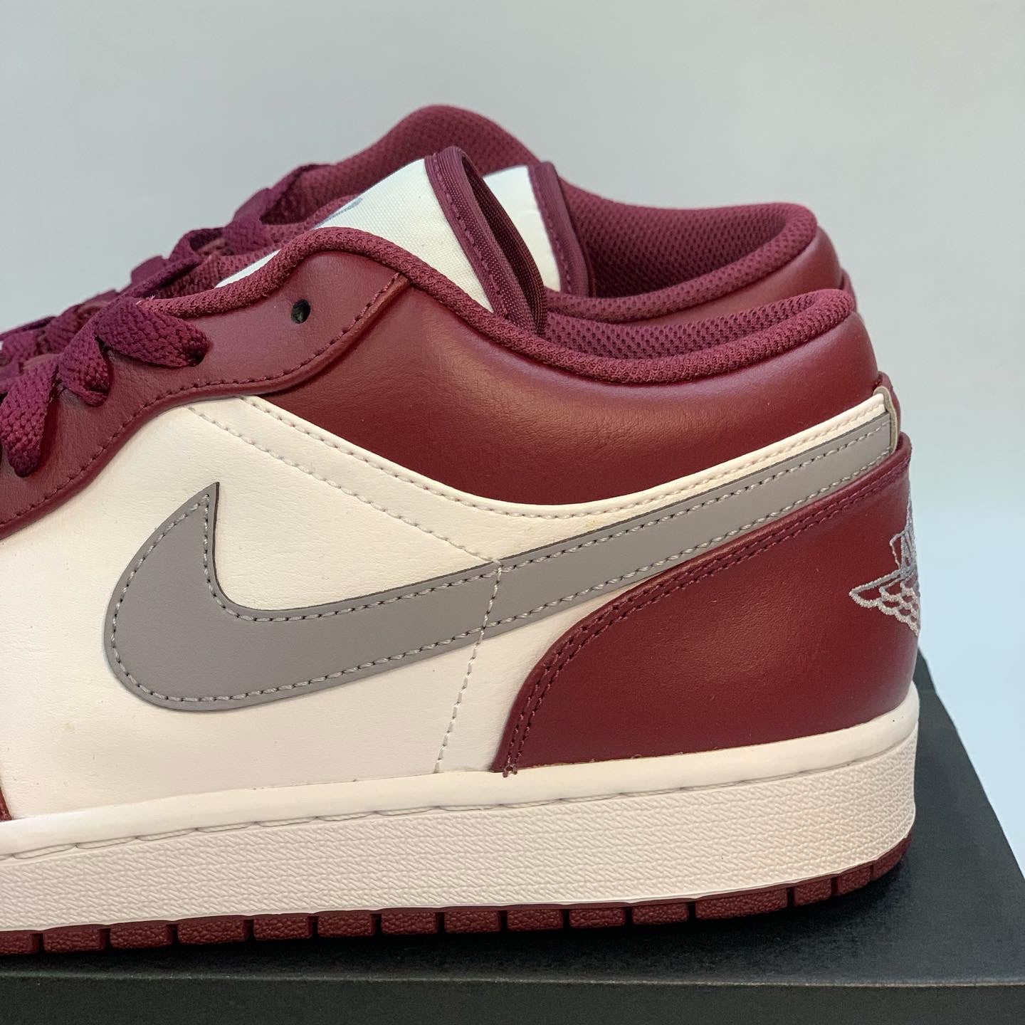 Jordan 1 Low Bordeaux