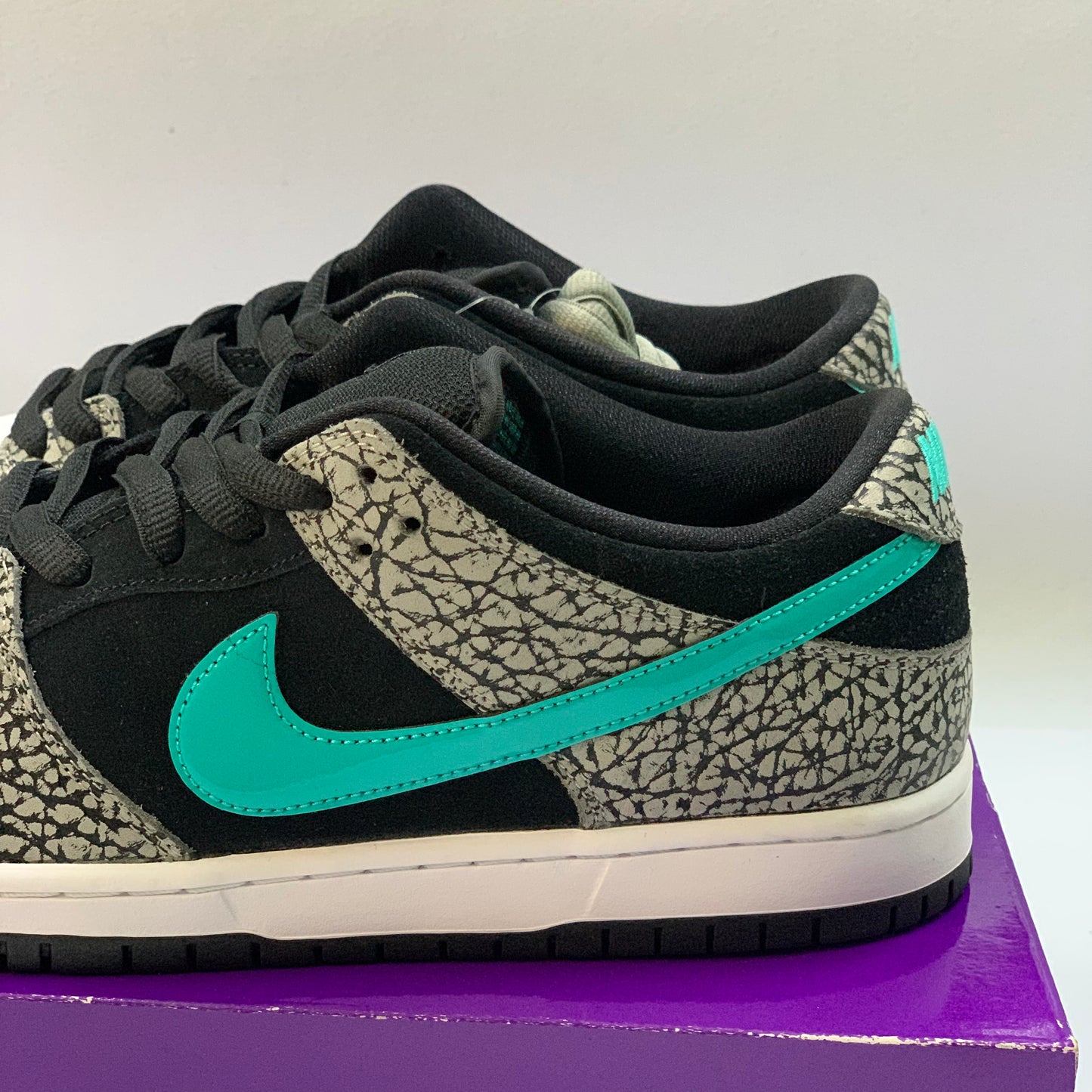 Nike SB Dunk Low Atmos Elephant