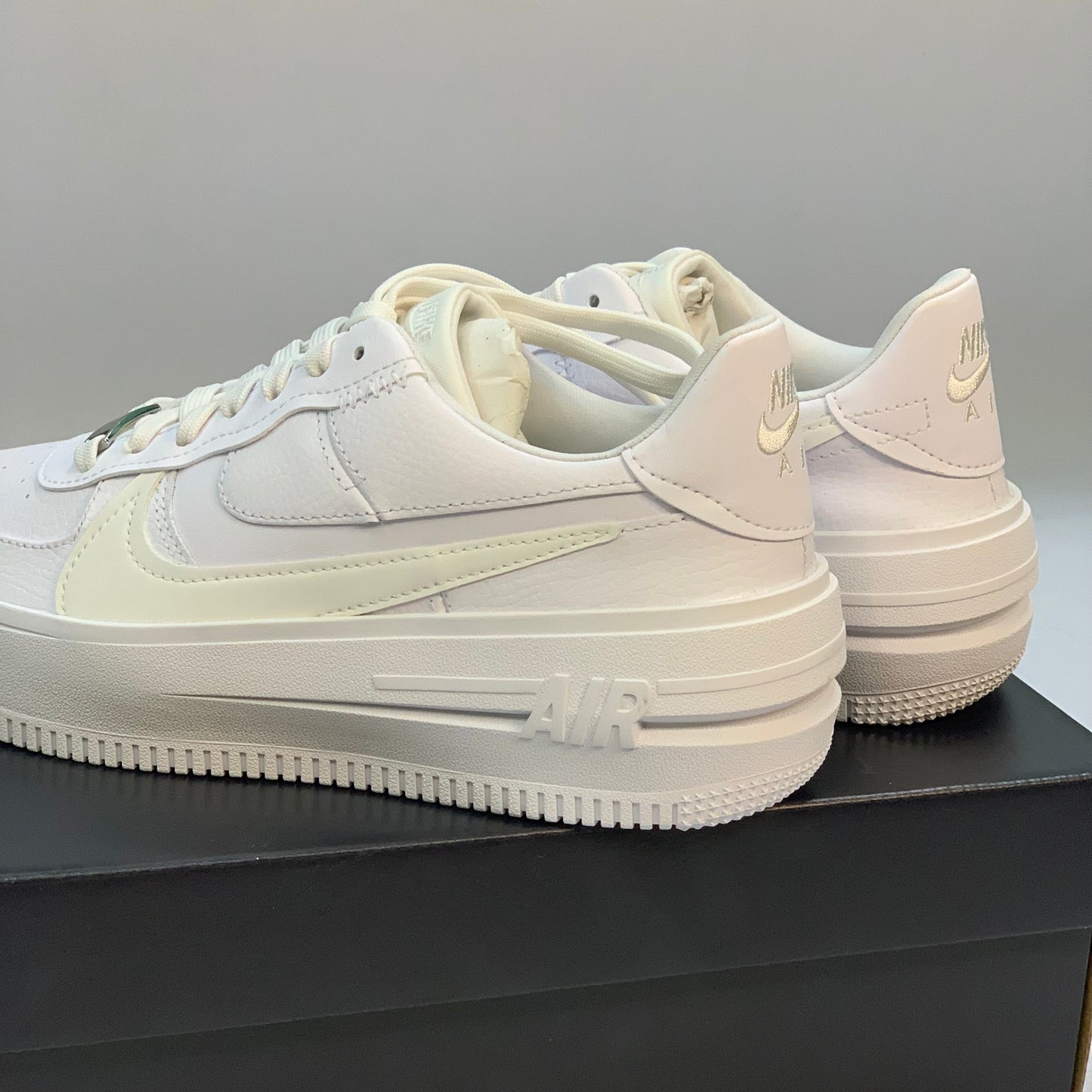 Nike Air Force 1 PLT.AF.ORM Triple White