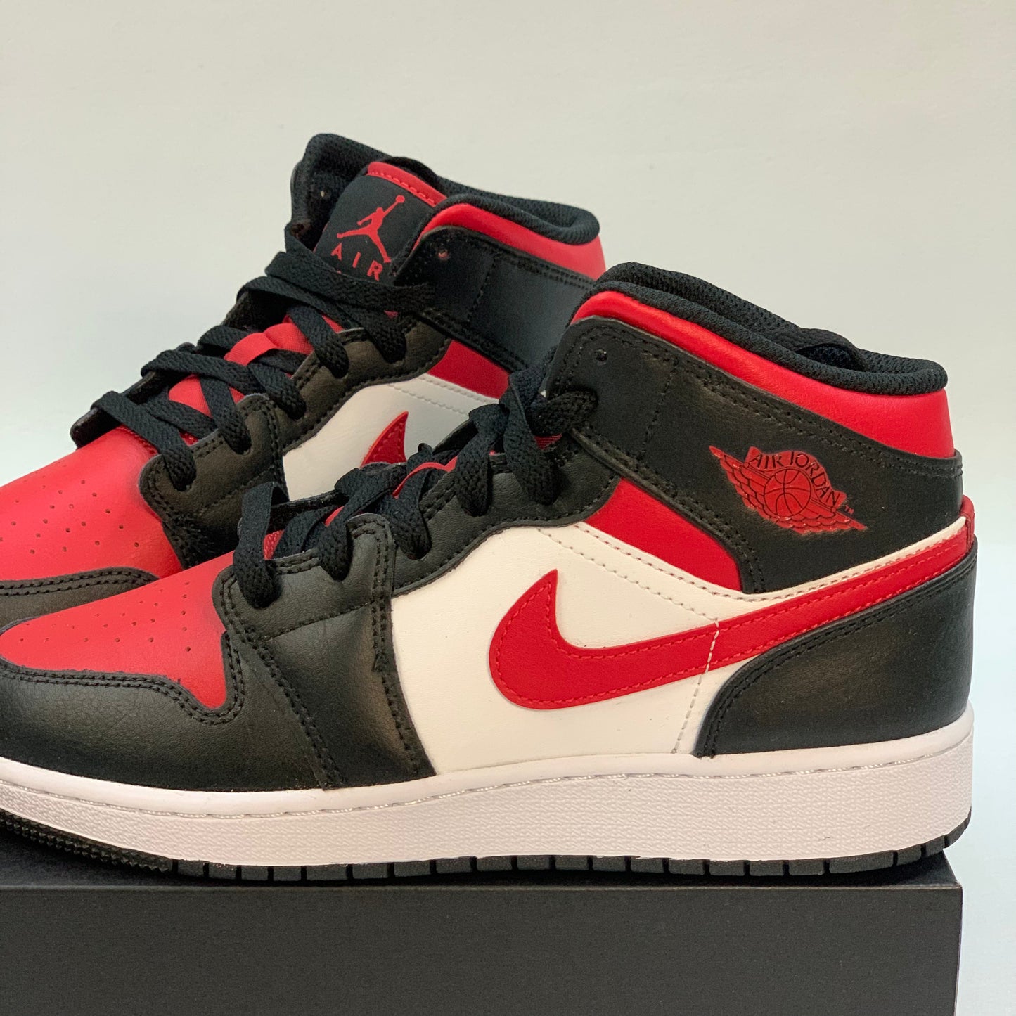 Jordan 1 Mid Black Fire Red (GS)