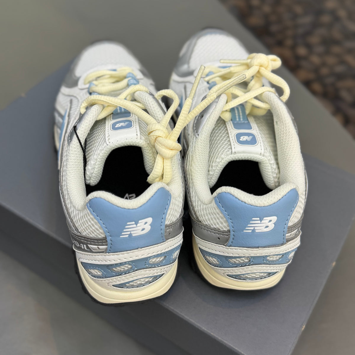 New Balance 204L Silver Metallic Sky