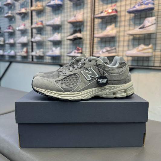 New Balance 2002R