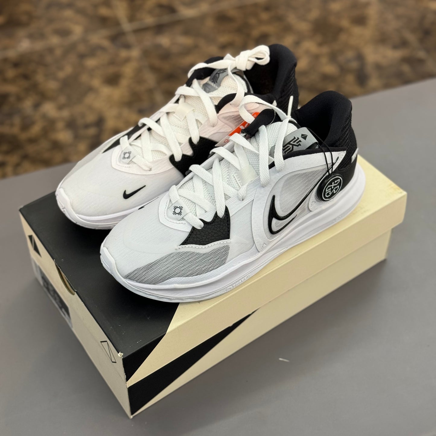 Nike Kyrie 5 Low White Wolf Grey Black