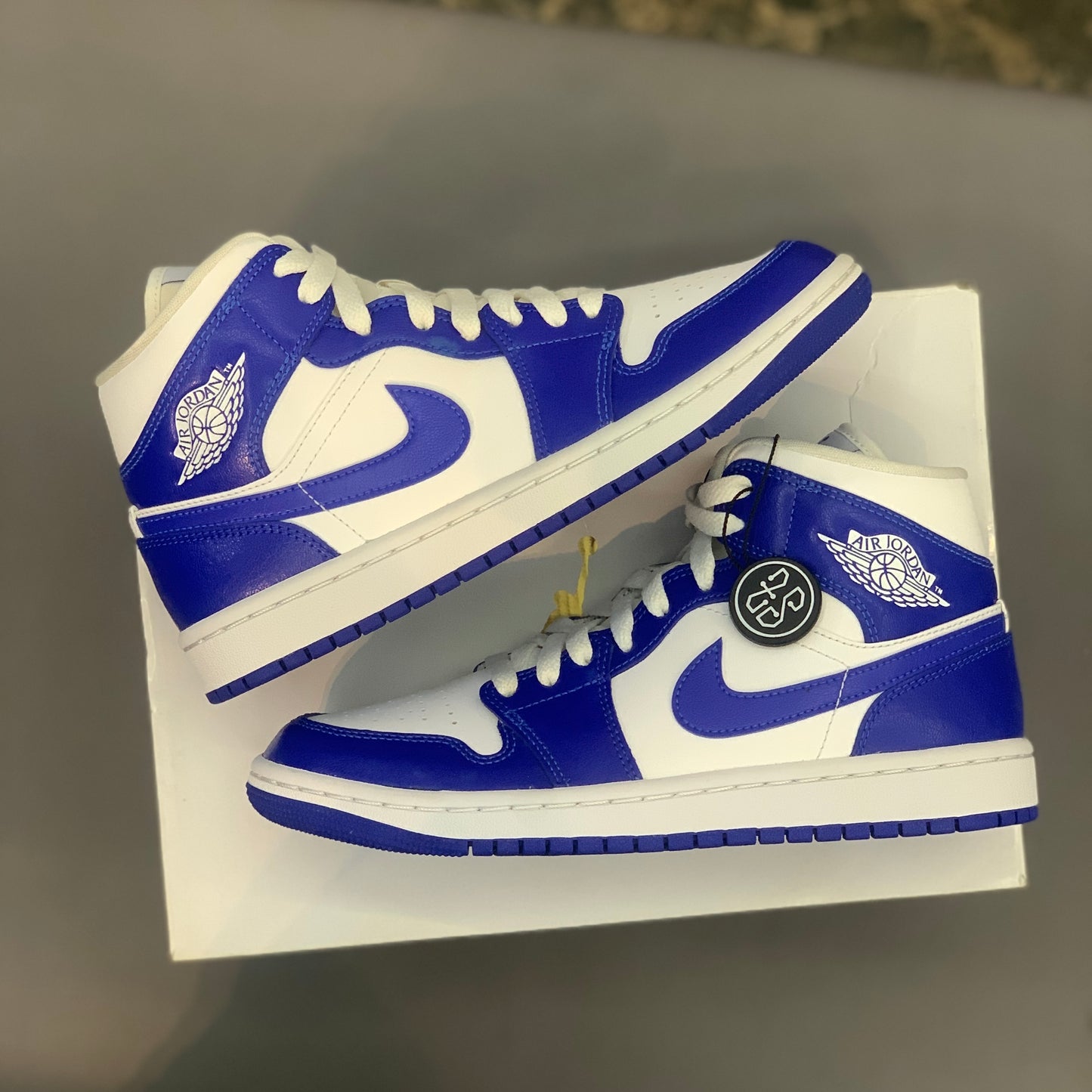 Jordan 1 Mid Kentucky