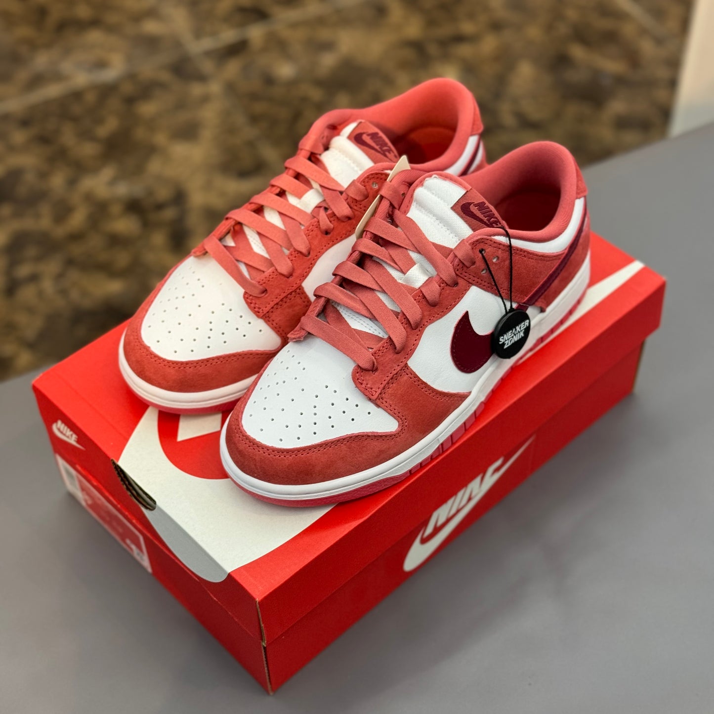 Nike Dunk Low Valentine Day 2024