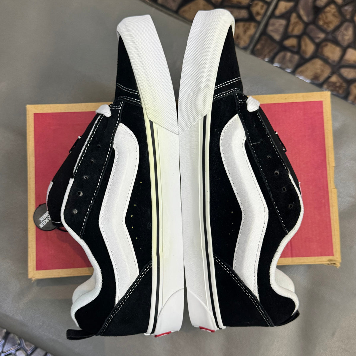 (Mid sole yellowish Defects) Vans KNU skool Black