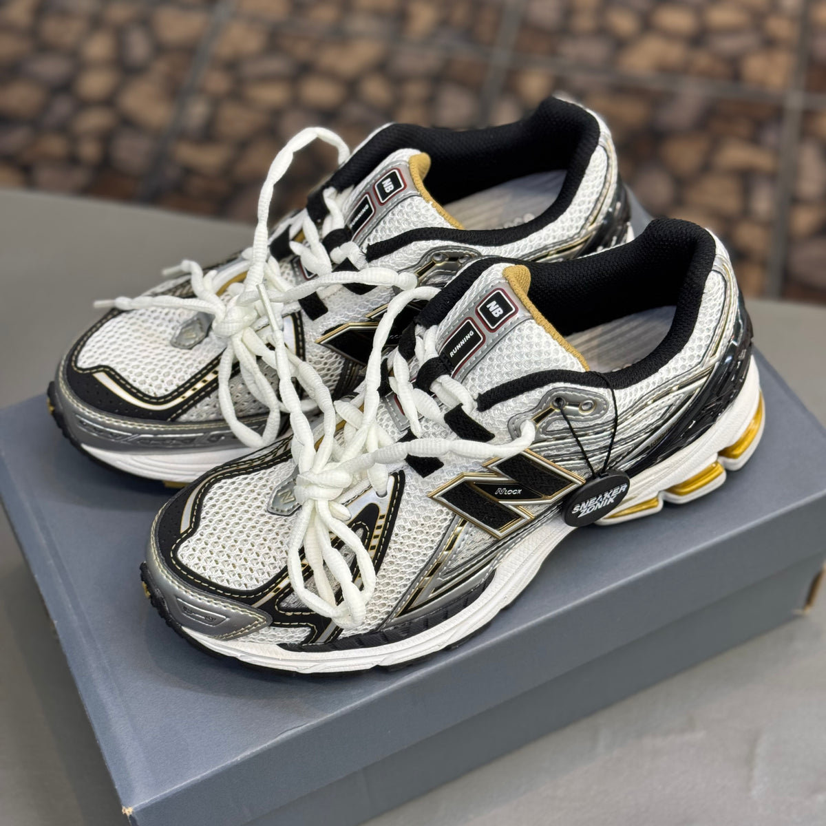 New Balance 1906R Metallic Gold
