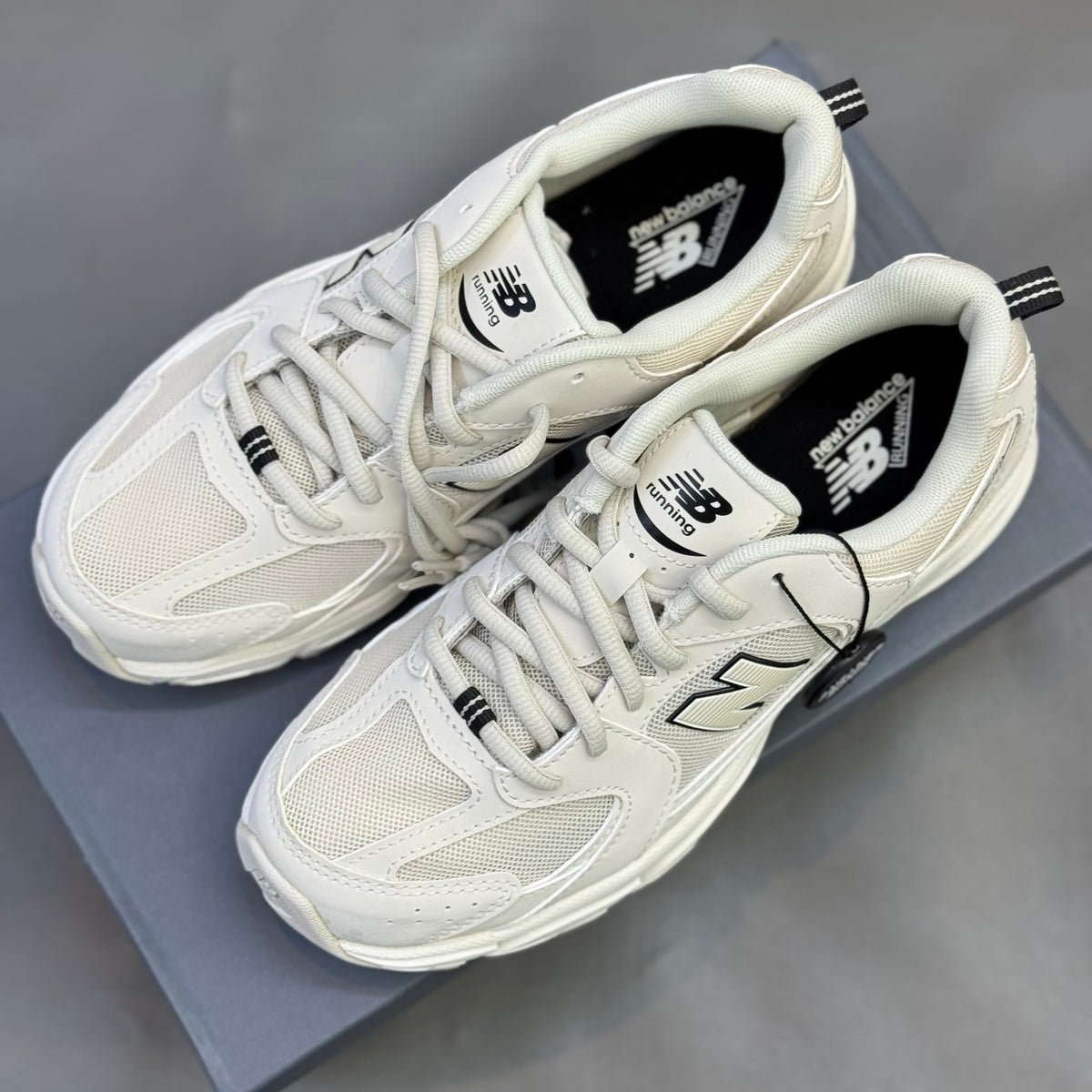 New Balance 530 Ivory