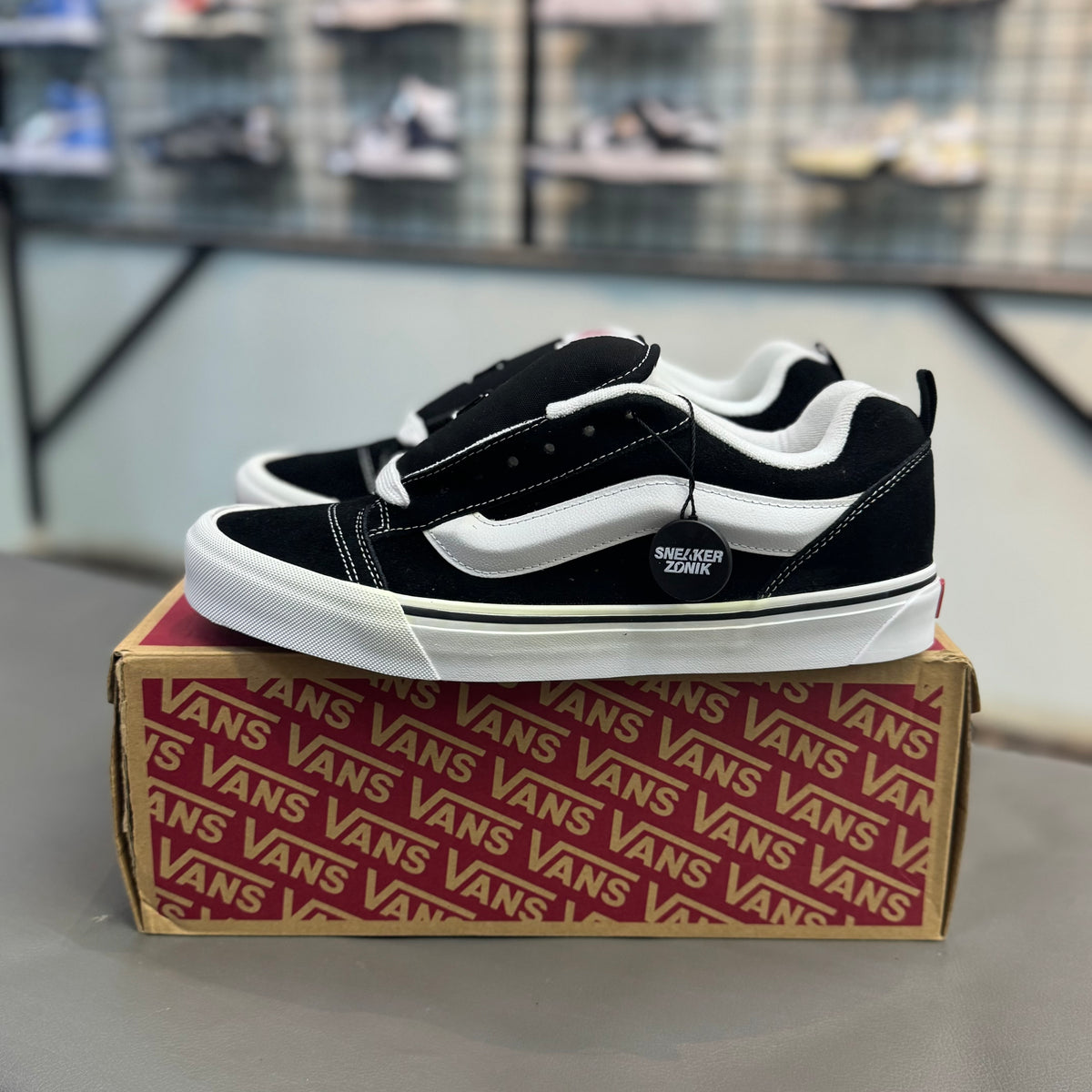 (Mid sole yellowish Defects) Vans KNU skool Black