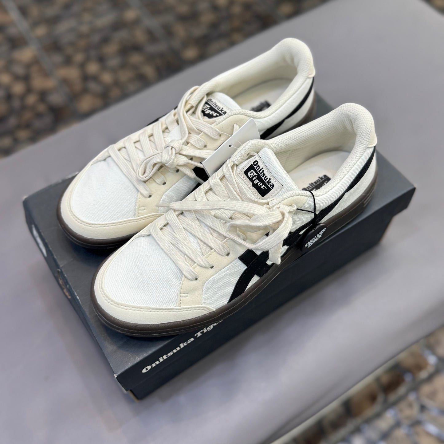 Onitsuka Tiger Advanti Cream White Black