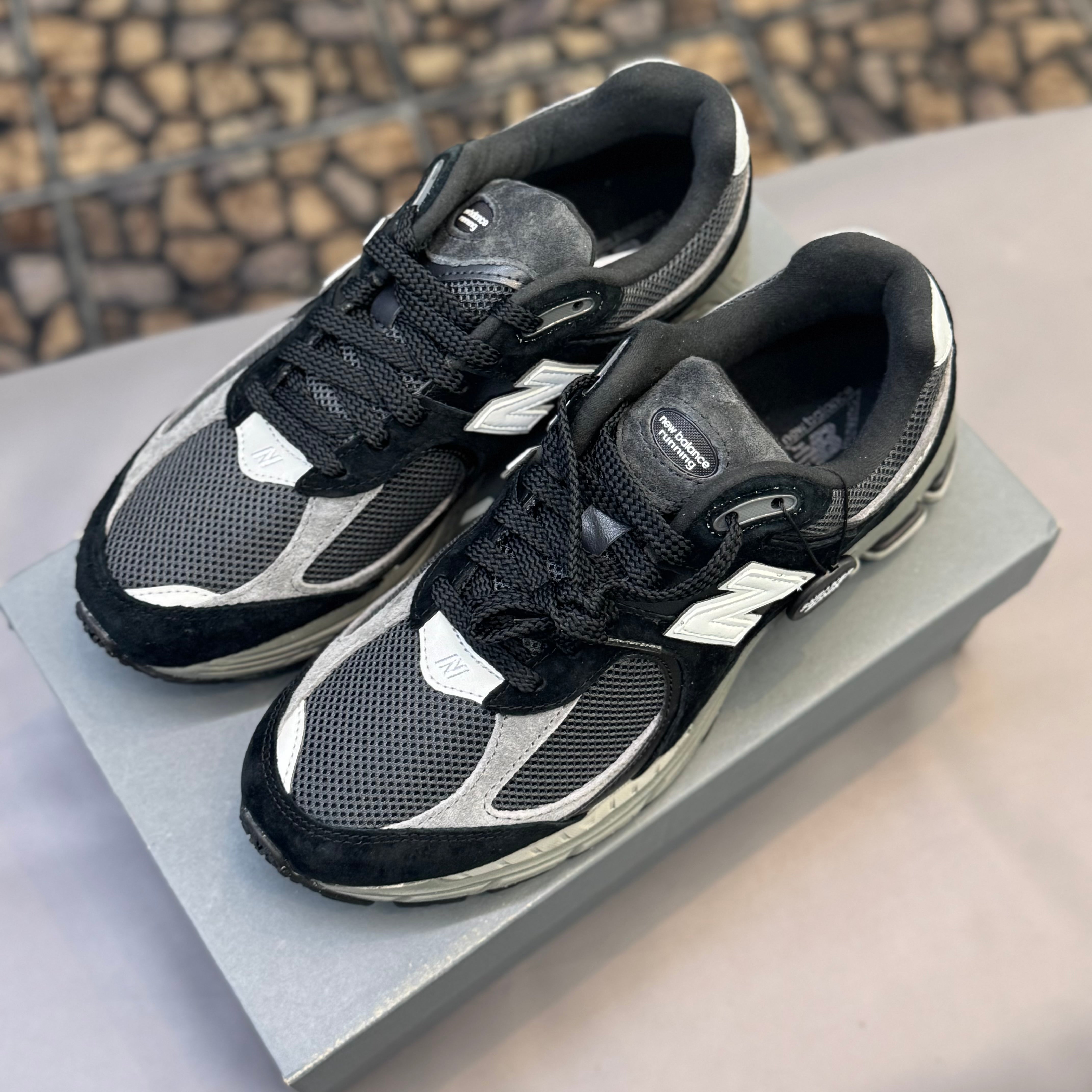 New Balance 2002R Black Dark Grey White – sneakerzonik