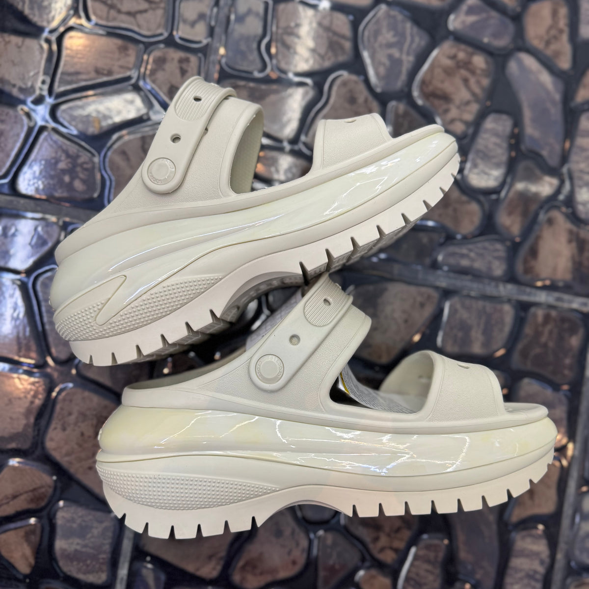 Crocs Mega Crush Sandal Bone