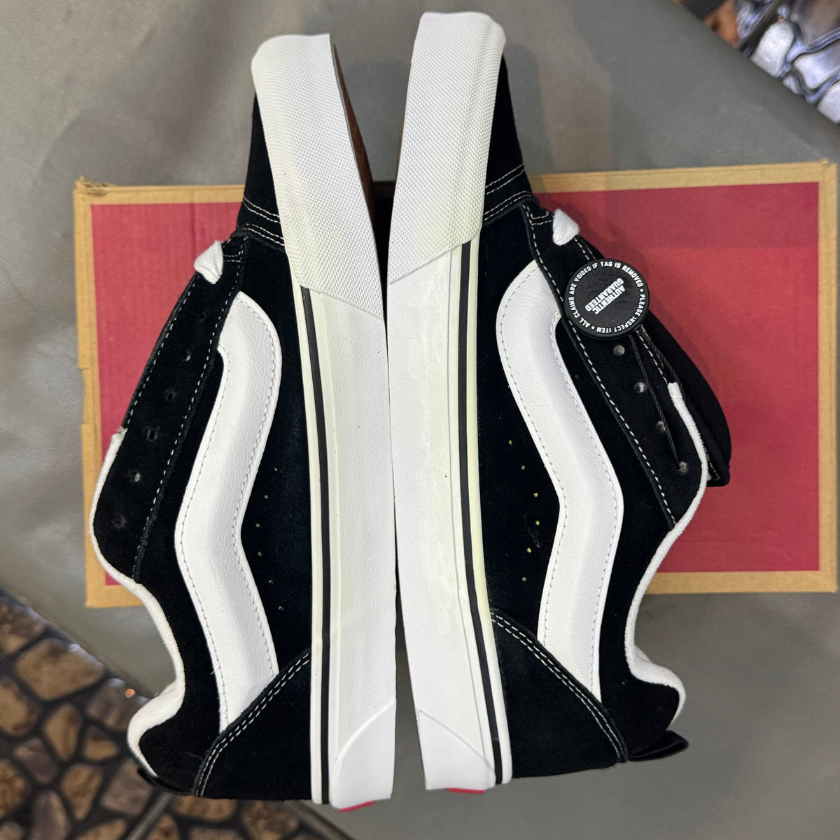 (Mid sole yellowish Defects) Vans KNU skool Black