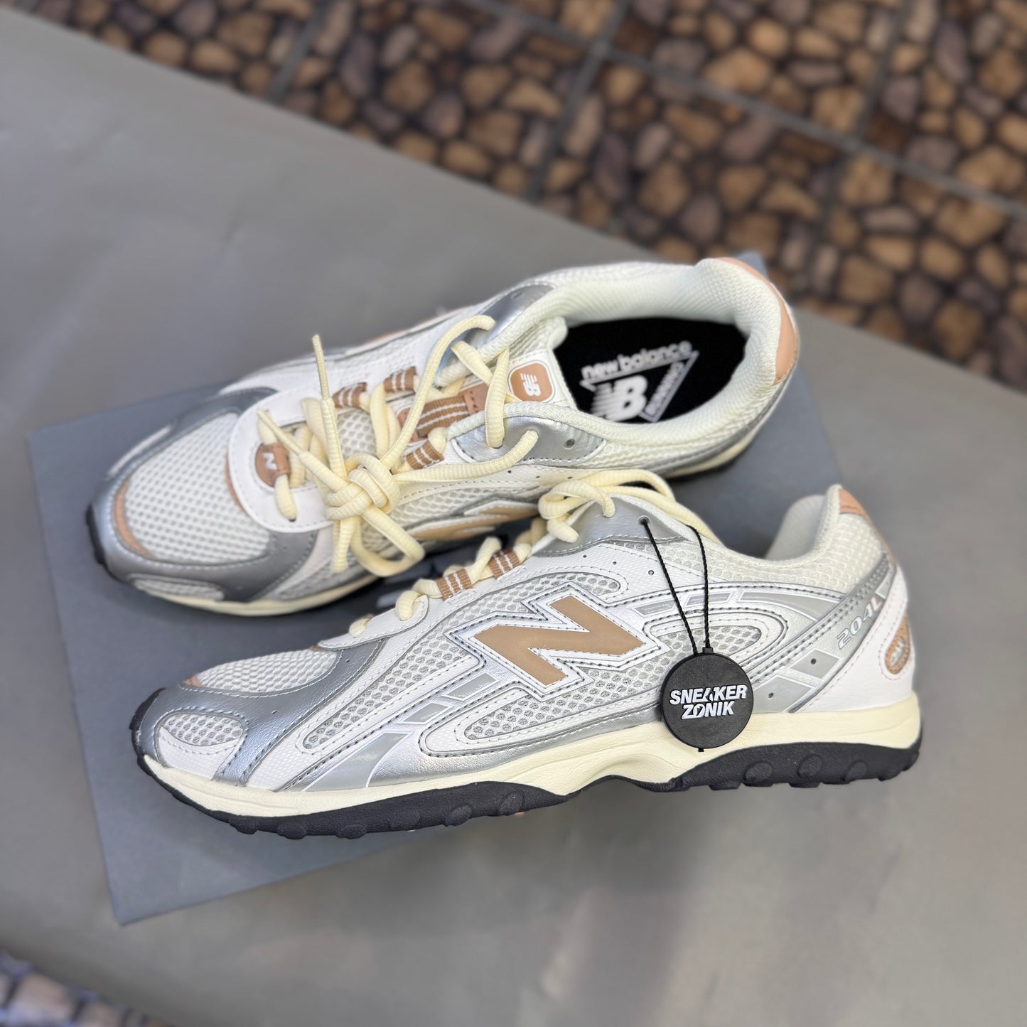 New Balance 204L Silver Metallic Flat Taupe