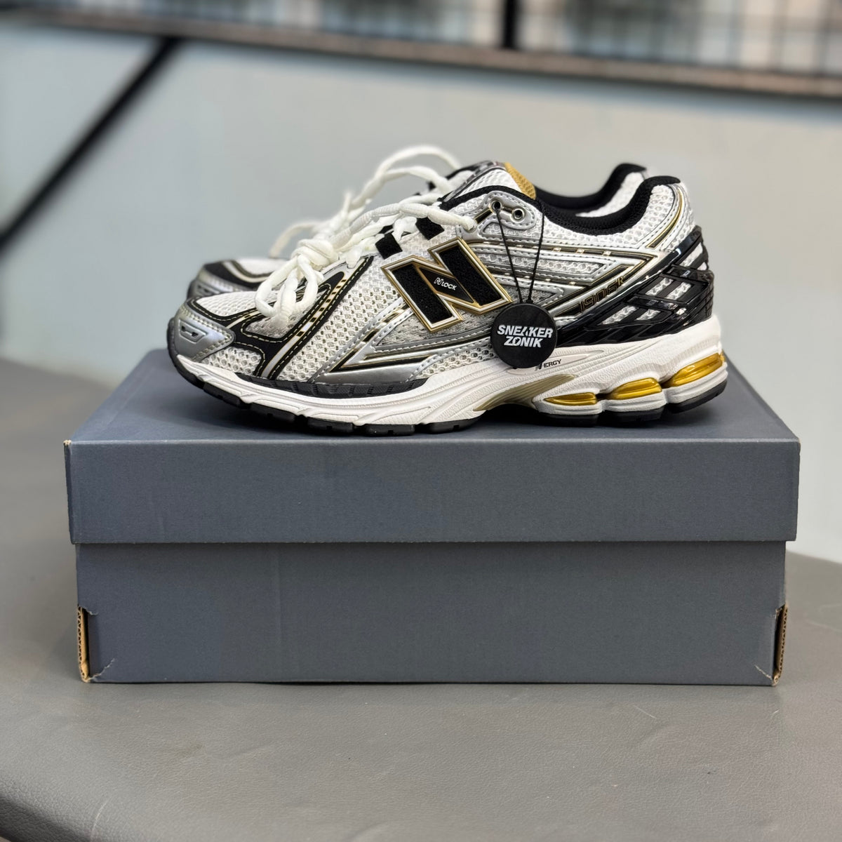 New Balance 1906R Metallic Gold