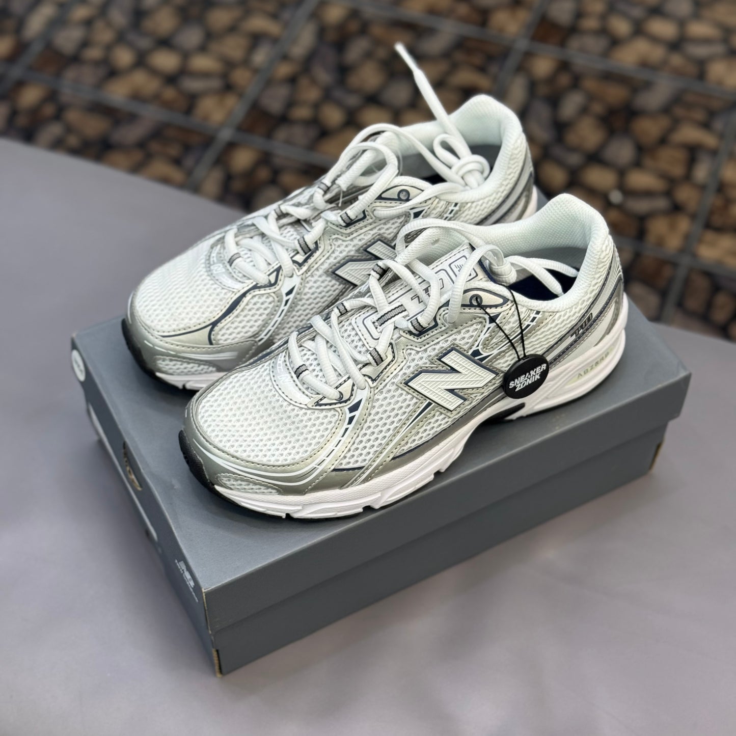 New Balance 740 White Navy