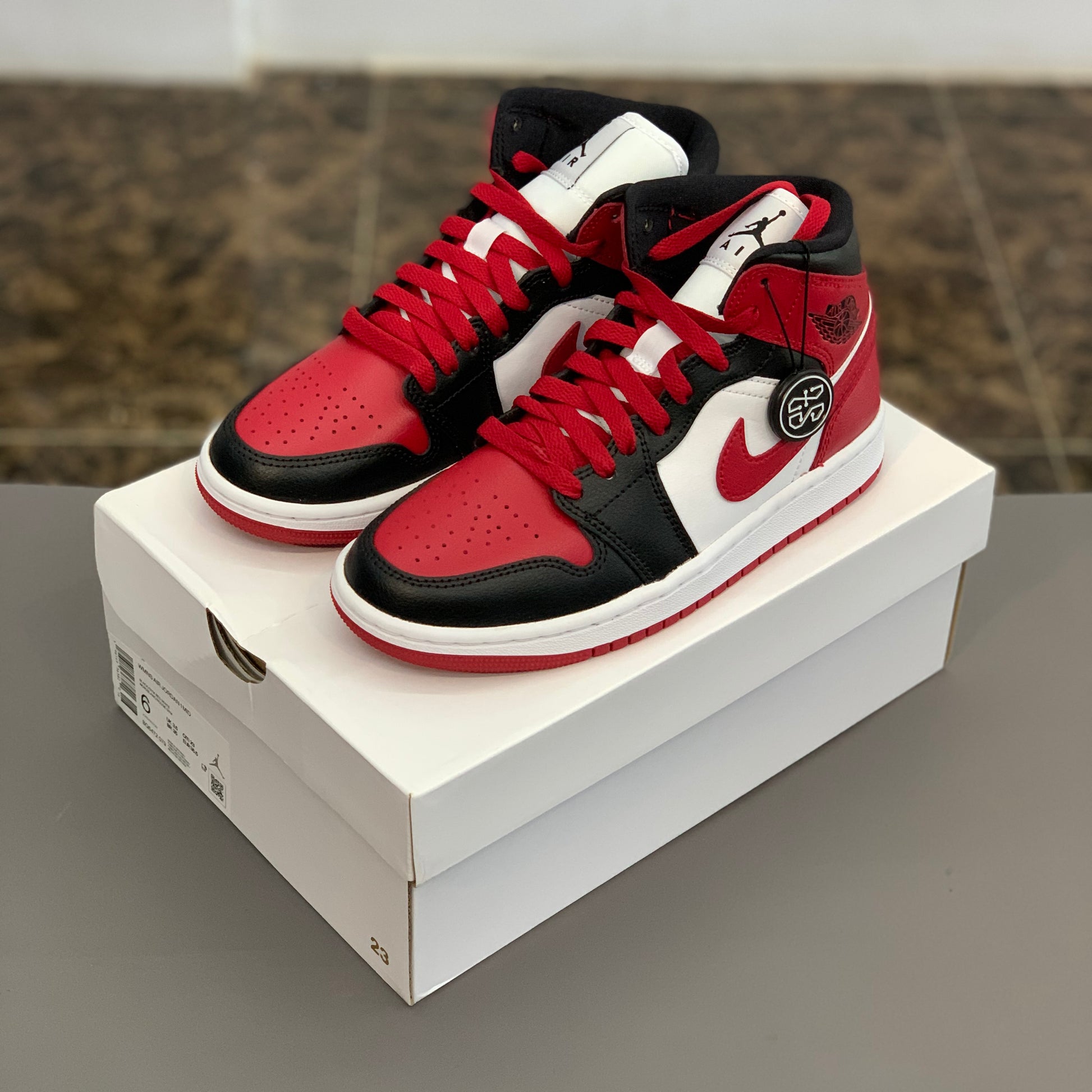 Jordan Mid Alternate Bred Toe (Women) – sneakerzonik
