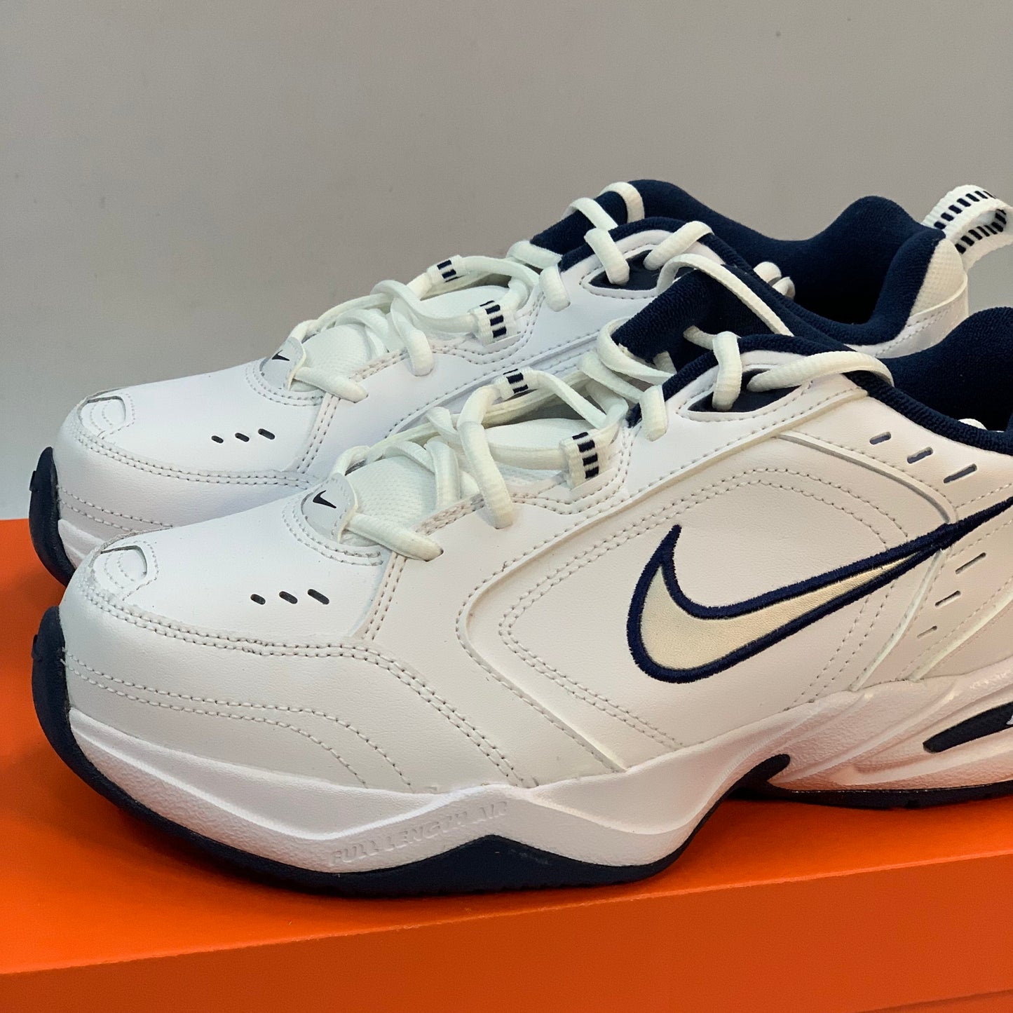 Nike Air Monarch IV