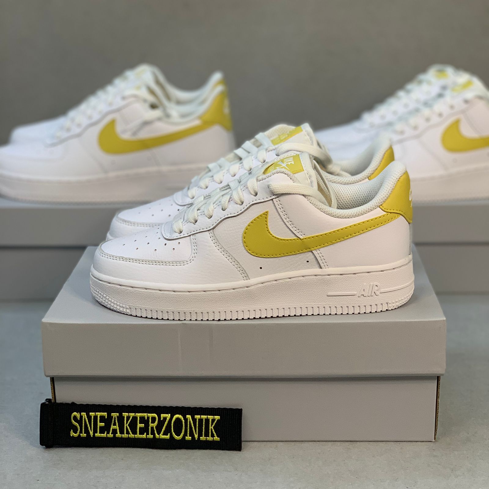 Nike Air Force 1 White Saturn Gold - sneakerzonik
