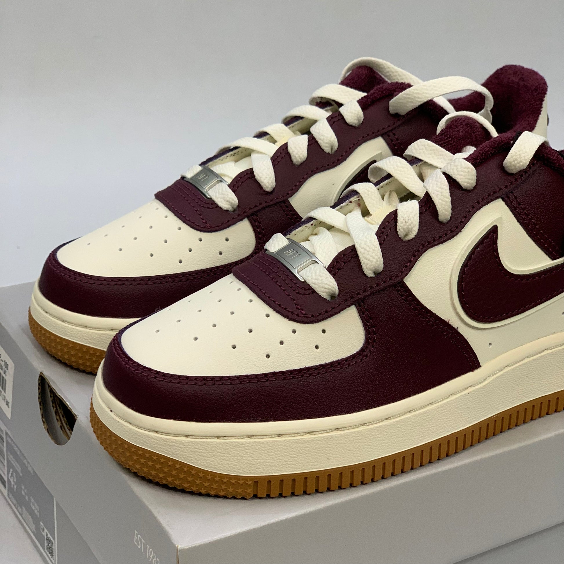 Nike Air Force 1 LVL 8 Team Red Gum GS