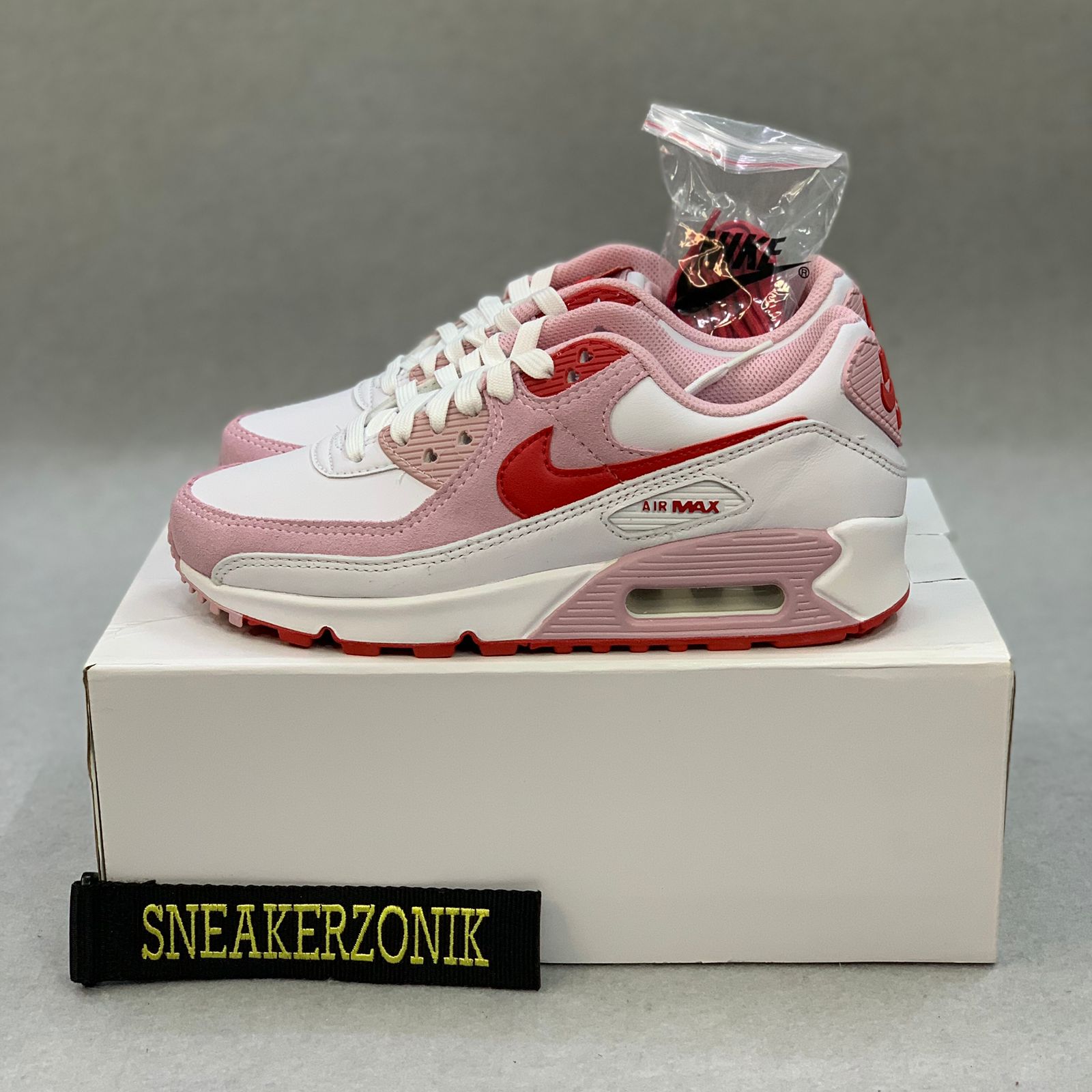Nike Air Max 90 Valentine’s Day (2021) - sneakerzonik