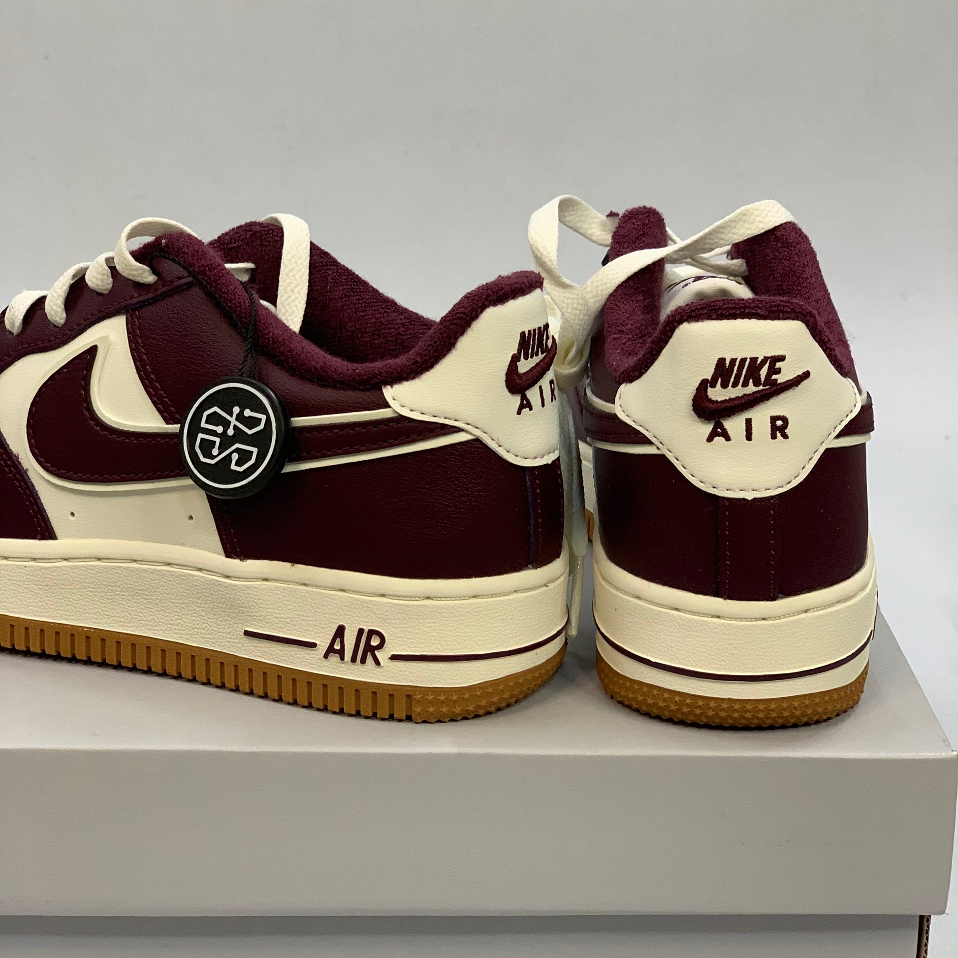 Nike Air Force 1 LVL 8 Team Red Gum GS