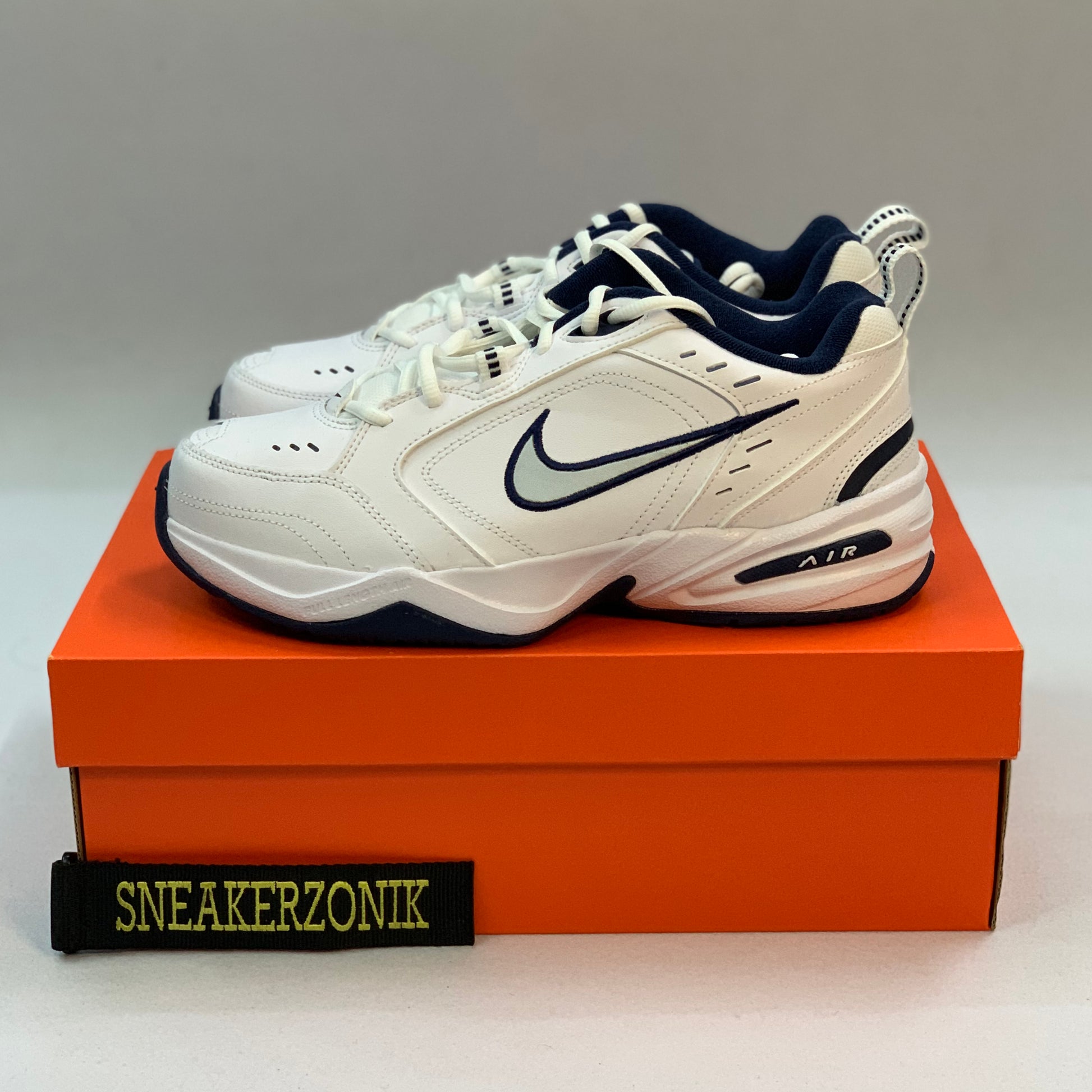 Nike Air Monarch IV â sneakerzonik