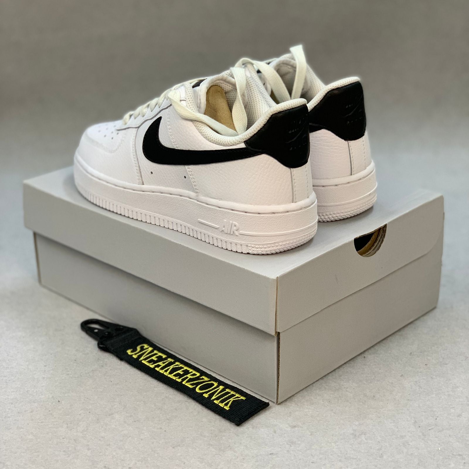 Nike Air Force 1 White / Black (W) - sneakerzonik