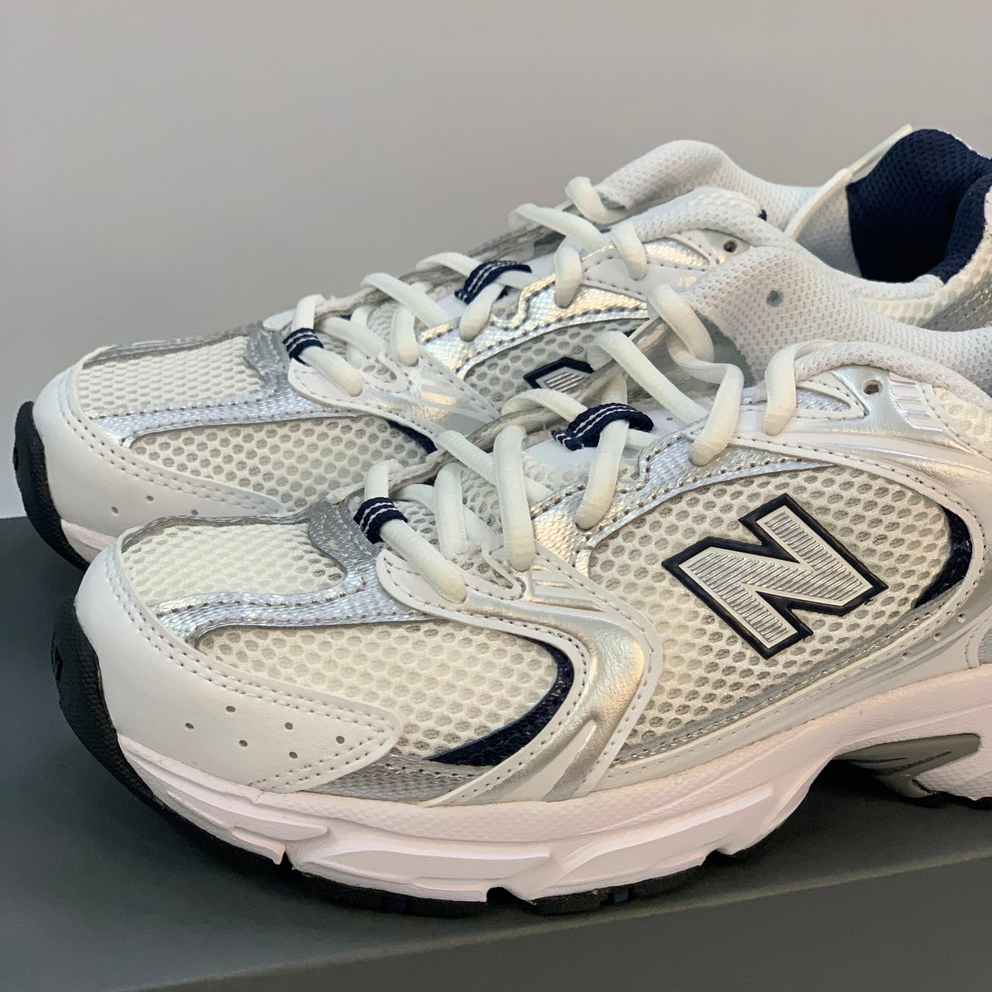 New Balance 530 White Silver Navy