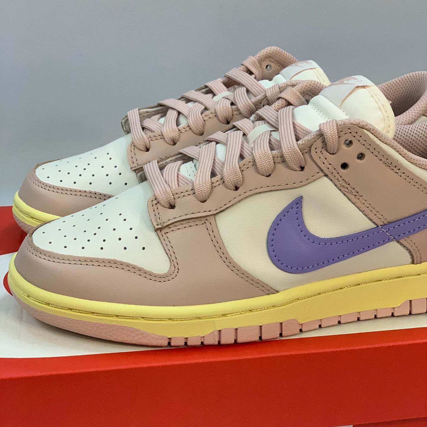 Nike Dunk Low Pink Oxford (W)