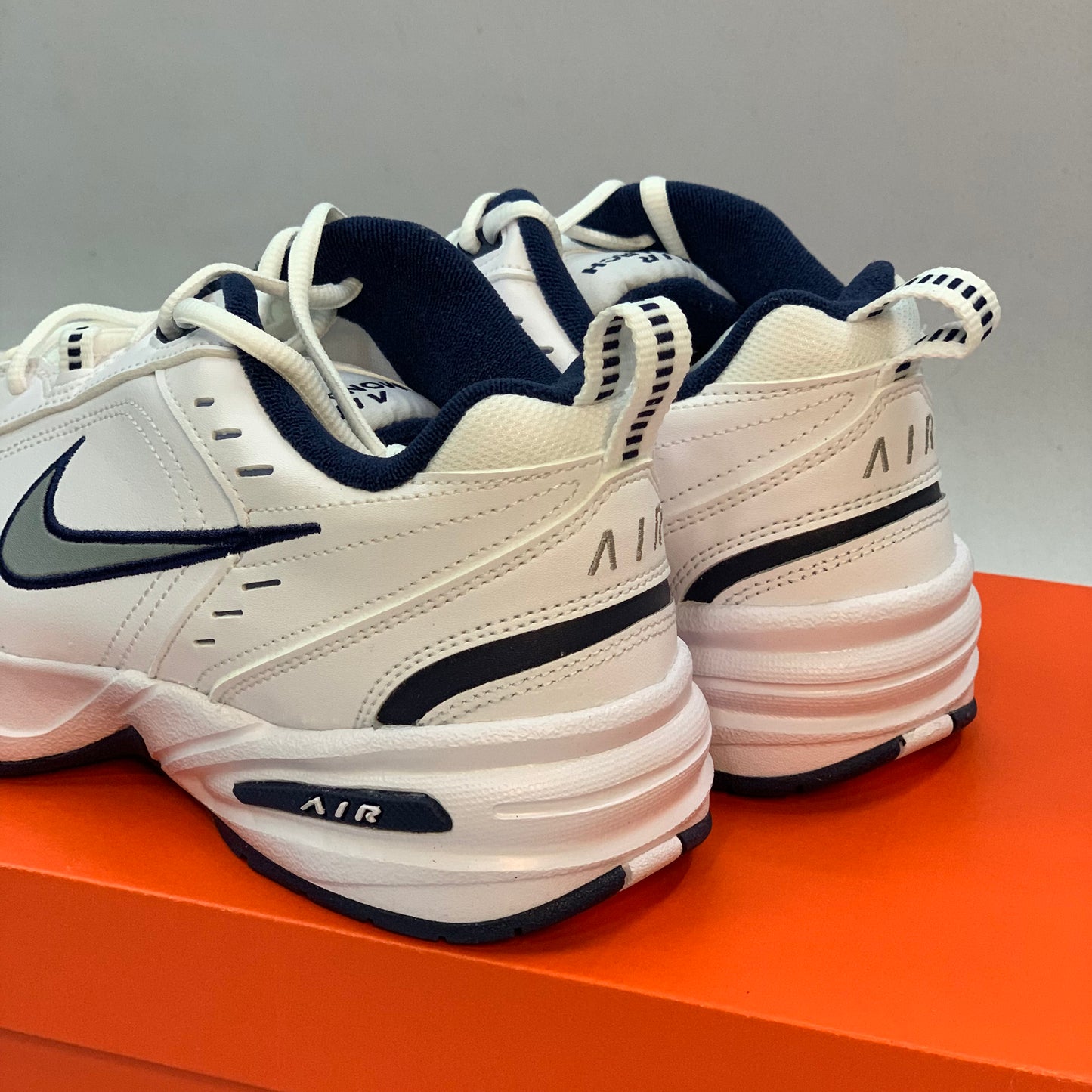 Nike Air Monarch IV