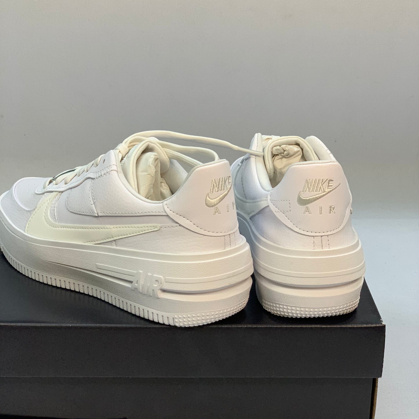 Nike Air Force 1 PLT.AF.ORM Triple White